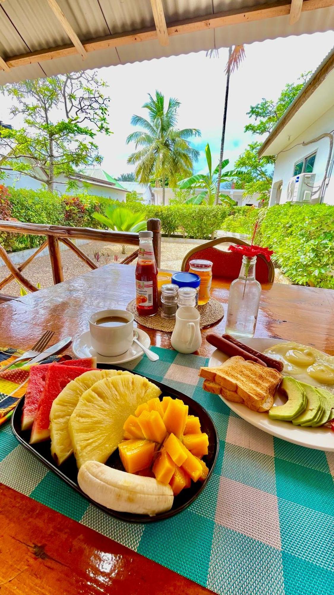 Kihori Nungwi Bed & Breakfast ภายนอก รูปภาพ